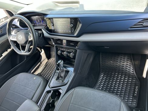 Certified 2024 Volkswagen Taos SE FWD image 10