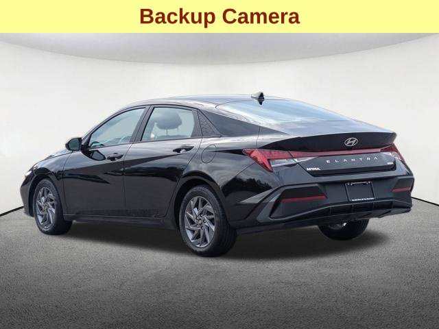 Used 2024 Hyundai Elantra Blue FWD image 7
