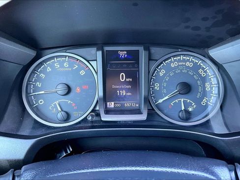 Used 2019 Toyota Tacoma TRD Sport w/ Technology Package RWD image 8