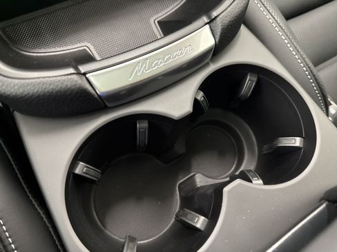 Used 2025 Porsche Macan Turbo image 31