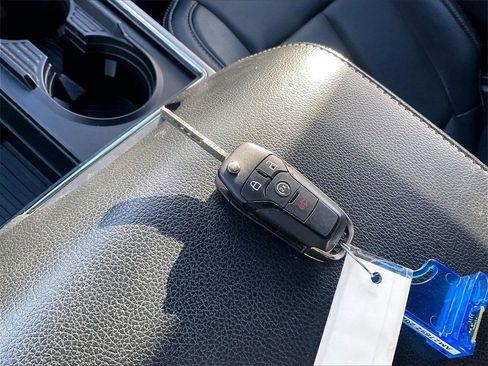 Used 2022 Ford F250 Lariat w/ Chrome Package image 28