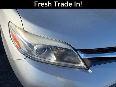 Used 2020 Toyota Sienna Limited Premium image 5