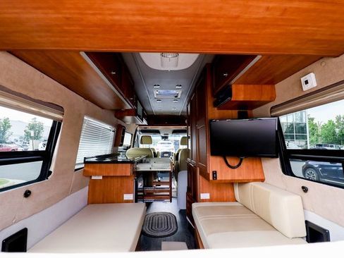 Used 2014 Mercedes-Benz Sprinter 3500 image 34