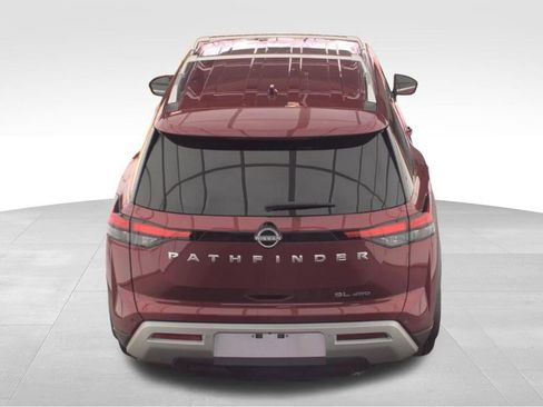 Used 2025 Nissan Pathfinder SL image 6