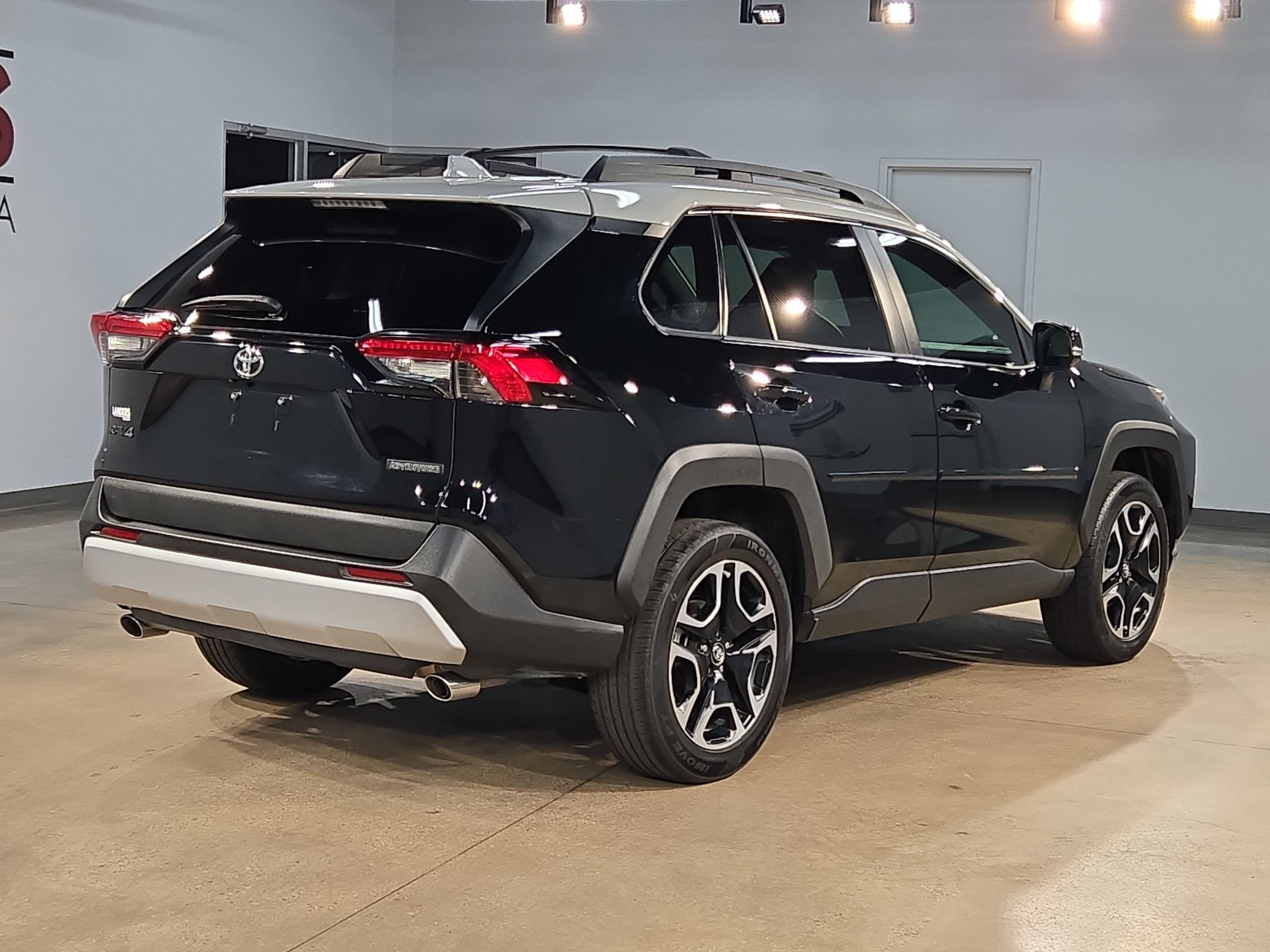 Used 2019 Toyota RAV4 Adventure AWD/4WD image 7