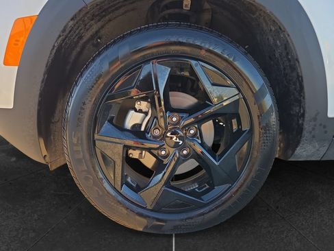 Certified 2026 Kia Seltos EX w/ EX Sunroof Package FWD image 12