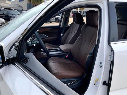 Certified 2025 Acura MDX SH-AWD w/ Technology Package image 7