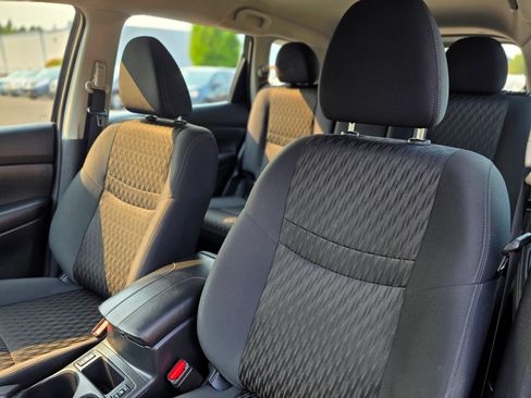 Used 2020 Nissan Rogue SV FWD image 33