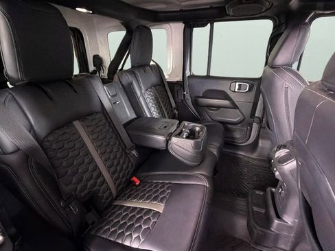 Used 2023 Jeep Wrangler Unlimited Sahara w/ Cold Weather Group AWD/4WD image 29