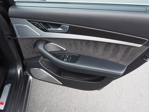 Used 2015 Audi S8 4.0T image 22