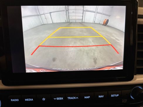 Used 2022 Hyundai Venue Limited FWD image 14