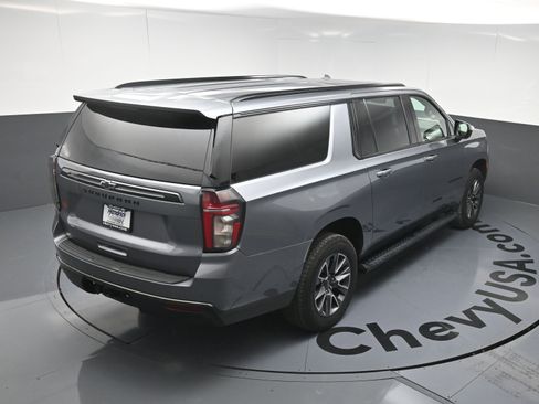 Used 2021 Chevrolet Suburban Z71 image 35