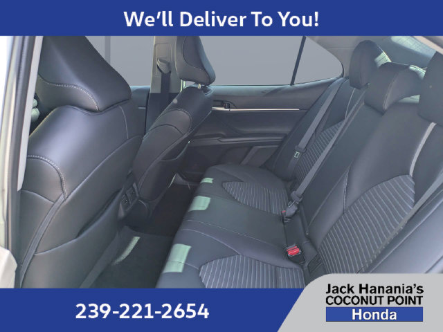 Used 2023 Toyota Camry SE w/ Cold Weather Package FWD image 13