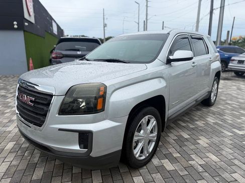 Used 2017 GMC Terrain SLE FWD image 3