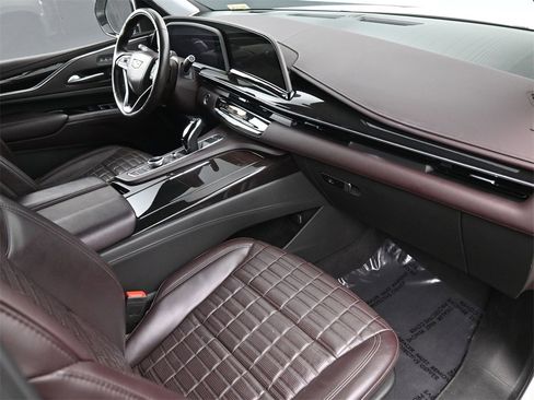 Used 2023 Cadillac Escalade ESV Sport Platinum w/ LPO, ONYX Package image 11