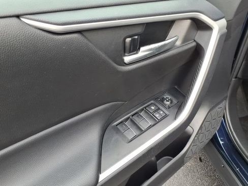 Used 2025 Toyota RAV4 XLE AWD/4WD image 15