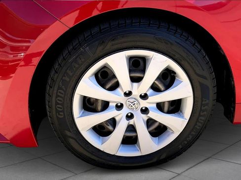 Used 2021 Toyota Corolla LE image 11
