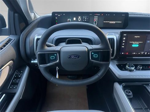 New 2026 Ford Expedition Active image 12