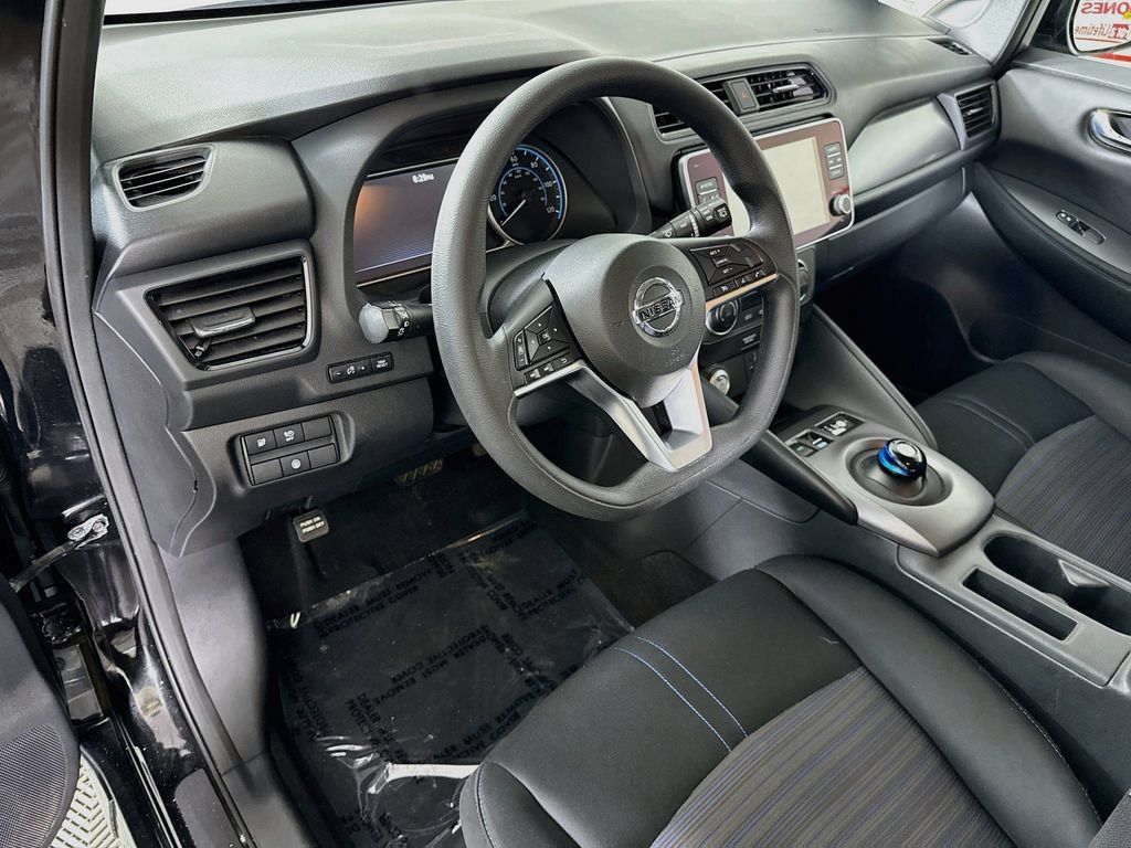 Used 2022 Nissan Leaf S FWD image 17