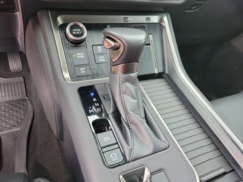 Used 2024 Lexus GX 550 w/ Accessory Package (Z1) AWD/4WD image 14