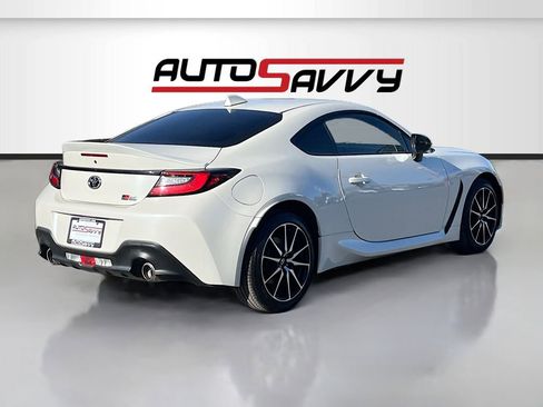 Used 2022 Toyota GR86 w/ ALL Weather Mat Package (TMS) RWD image 7