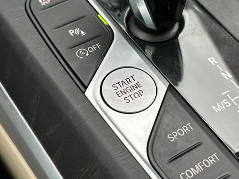 Used 2021 BMW 330i xDrive 330i xDrive w/ Premium Package image 22