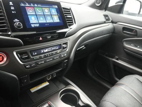 Used 2022 Honda Pilot TrailSport image 29