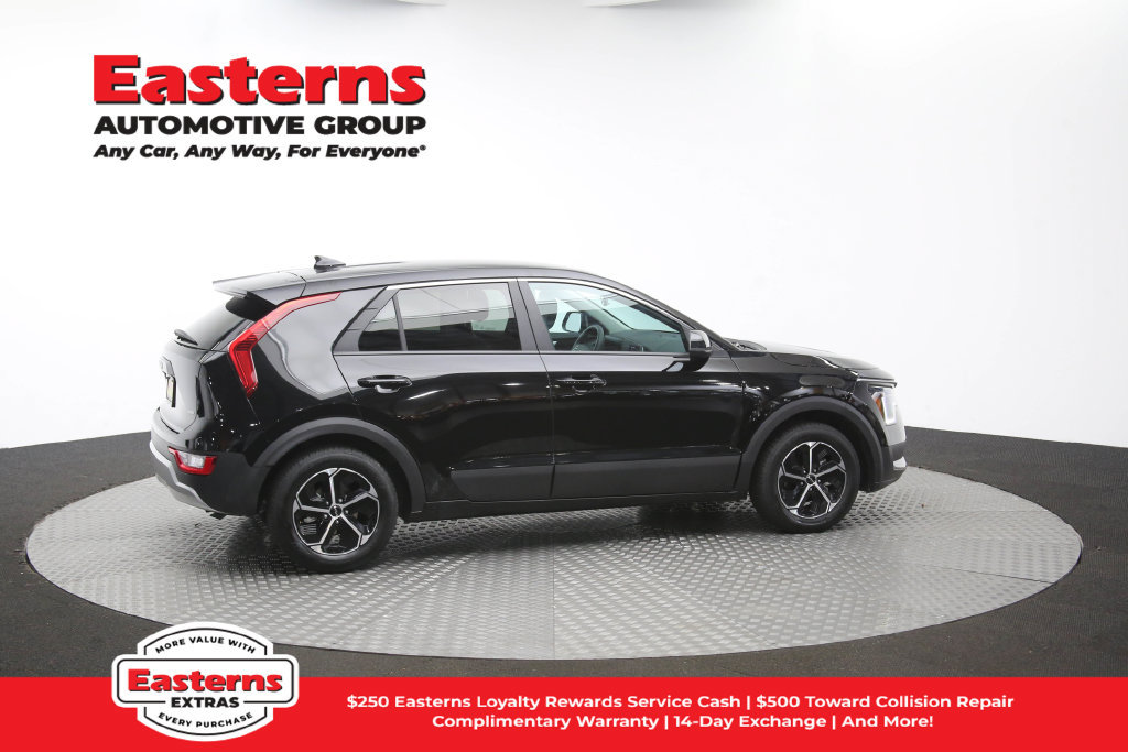 Used 2025 Kia Niro LX FWD image 42