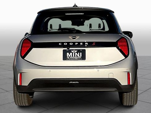 Certified 2025 MINI Cooper S image 4