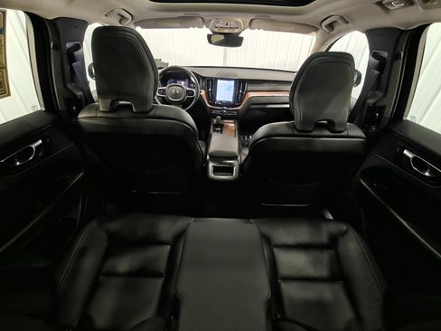 Used 2023 Volvo XC60 B5 Plus AWD/4WD image 29