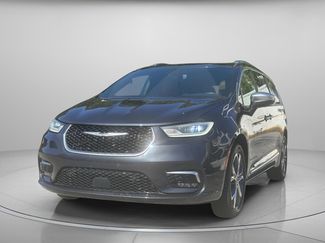 Used 2021 Chrysler Pacifica Pinnacle image 1