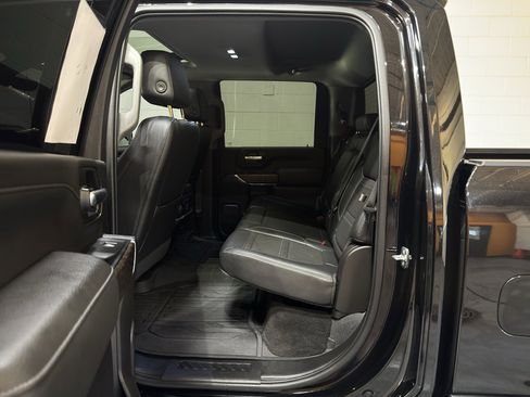 Used 2022 GMC Sierra 3500 Denali w/ Denali Ultimate Package image 14