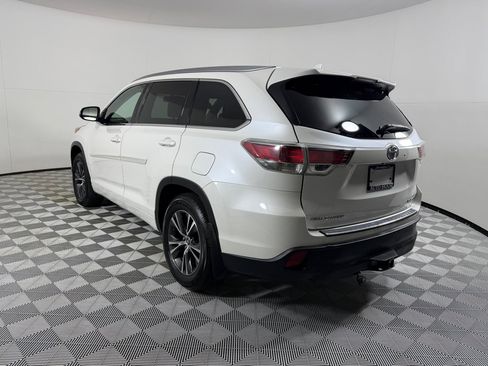 Used 2016 Toyota Highlander XLE AWD/4WD image 6
