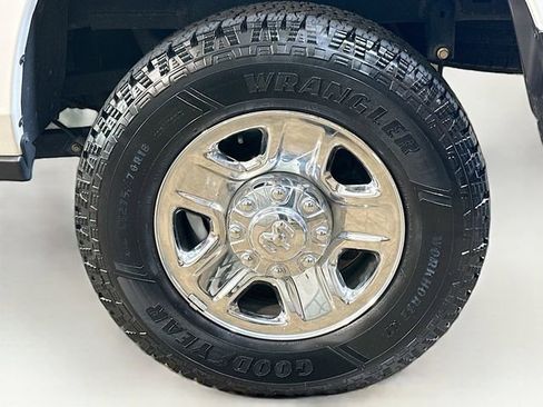 Used 2022 RAM 2500 Tradesman w/ Chrome Appearance Group image 7