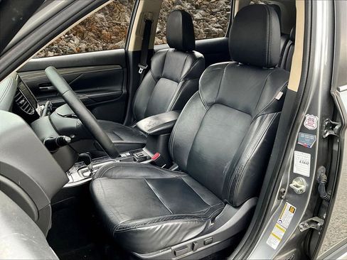 Used 2020 Mitsubishi Outlander SEL image 13