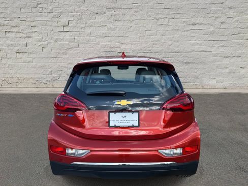 Used 2021 Chevrolet Bolt LT image 4