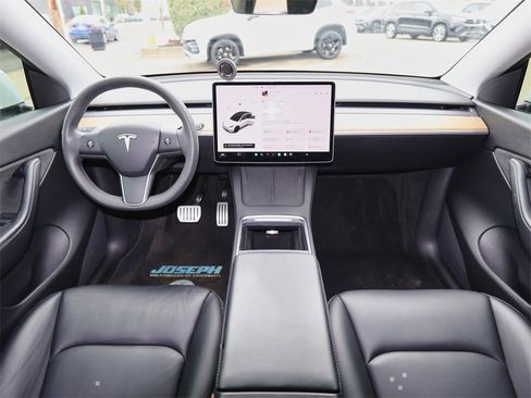 Used 2021 Tesla Model Y Performance image 15