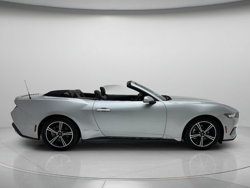 Used 2025 Ford Mustang Premium RWD image 9