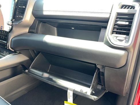 New 2026 RAM 2500 Laramie AWD/4WD image 9
