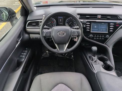 Used 2018 Toyota Camry LE FWD image 15