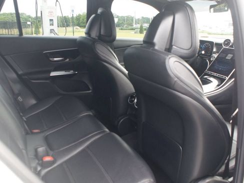 Used 2025 Mercedes-Benz GLC 300 image 21