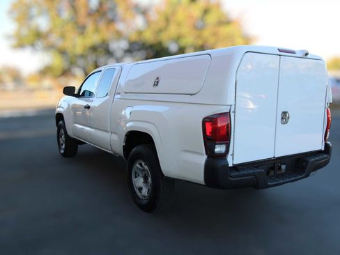 Used 2020 Toyota Tacoma SR image 7