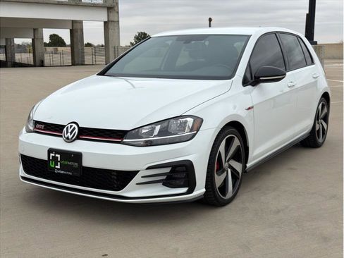 Used 2021 Volkswagen Golf S FWD image 3