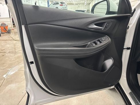 Used 2020 Buick Encore GX Select FWD image 9
