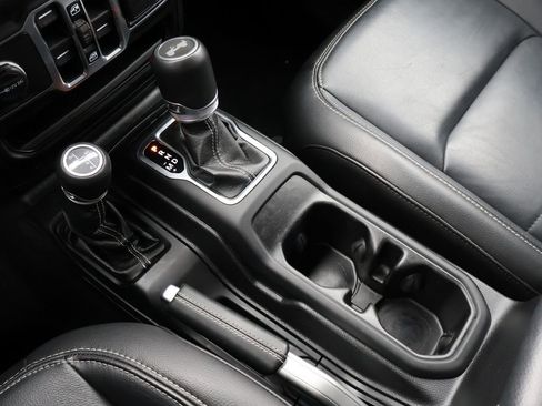 Used 2021 Jeep Wrangler Unlimited Sahara w/ Cold Weather Group image 26