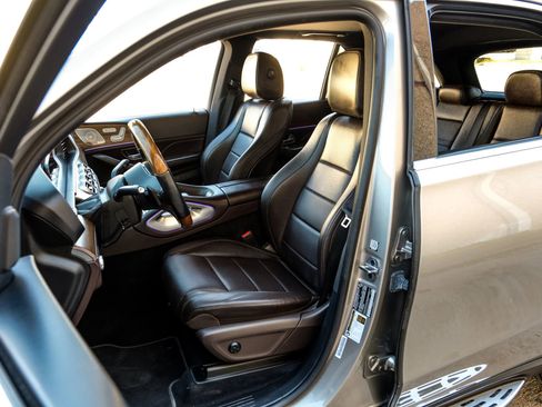 Used 2022 Mercedes-Benz GLE 350 w/ Premium Package image 31