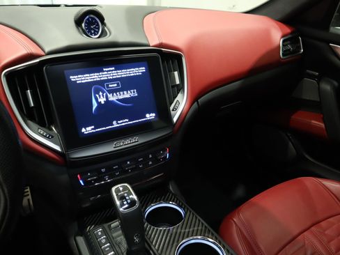 Used 2019 Maserati Ghibli S GranSport Q4 image 32