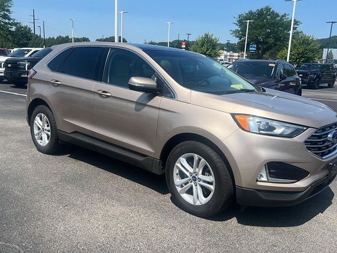 Used 2020 Ford Edge SEL w/ Convenience Package AWD/4WD image 2