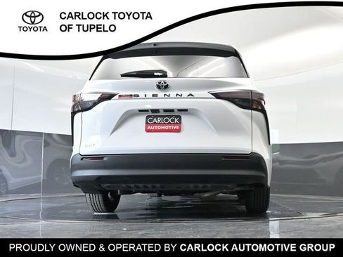Used 2026 Toyota Sienna LE FWD image 51
