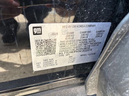 Used 2025 Chevrolet Trax LT FWD image 28